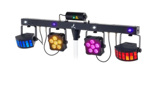 Lichteffekte-Bar mit bunten LED-Spots und Laser für die Tanzfläche, eingesetzt von DJ eMPi auf Hochzeiten in Nürnberg.